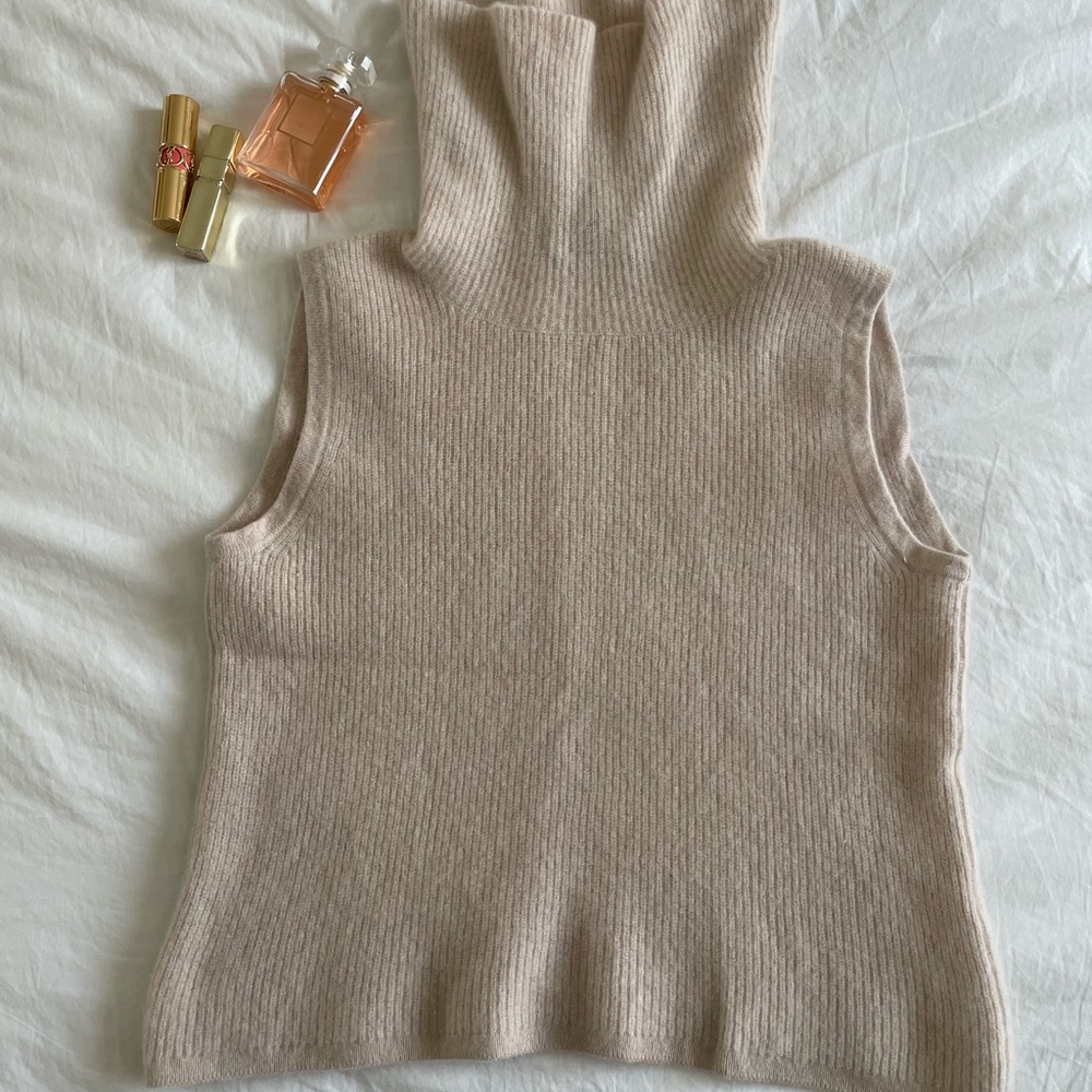 Cashmere Saks Fifth Avenue Sleeveless Sweater